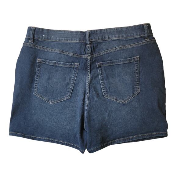 LANE BRYANT Girlfriend  Dark Rinse‎ Mid-Rise Distressed Flex Waist Short Sz 18 - Picture 2 of 8
